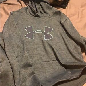 Under Armour sweatshirt